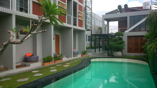 Lokal Hotel & Restaurant