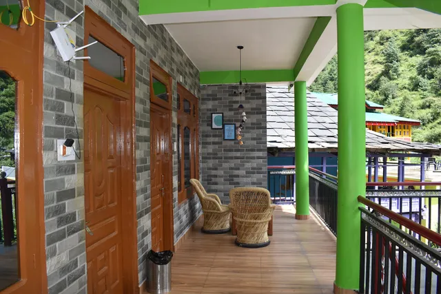 pahadi rovers cafe&homestay