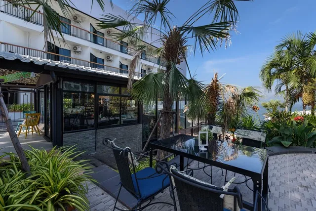 The Loft Seaside Sriracha Hotel