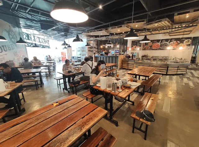 Seafood & Ribs Warehouse Restaurant