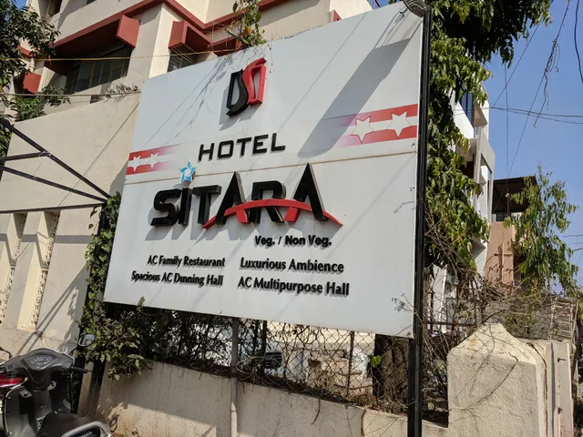OYO 28581 Hotel Sitara