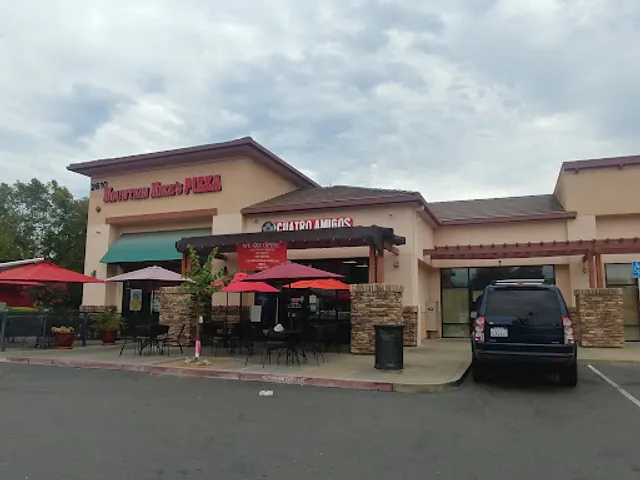 Cuatro Amigos Sports Grill & Bar