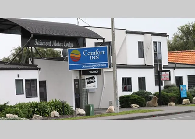 Fairmont motor lodge