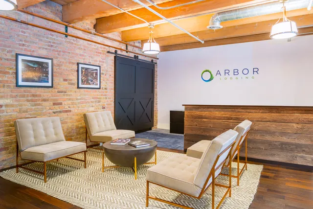 Arbor Lodging