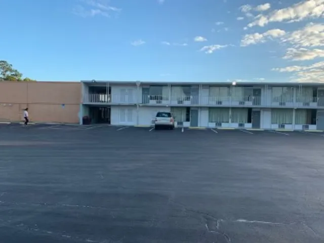 Home Towne studios by Red Roof