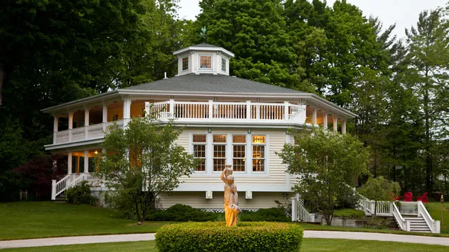 Hexagon House Bed and Breakfast