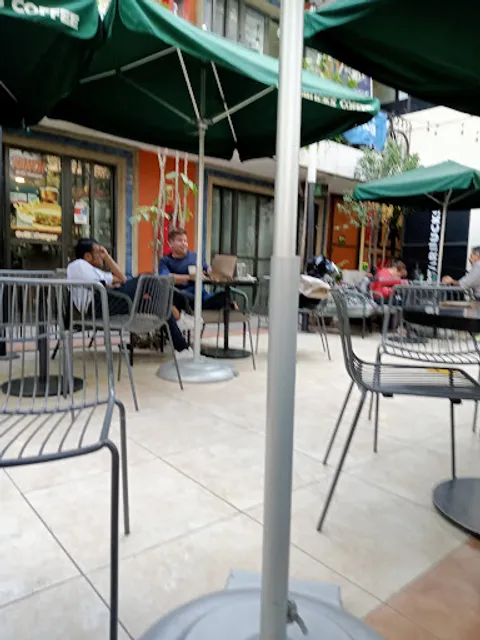 Starbucks Plaza la Hacienda