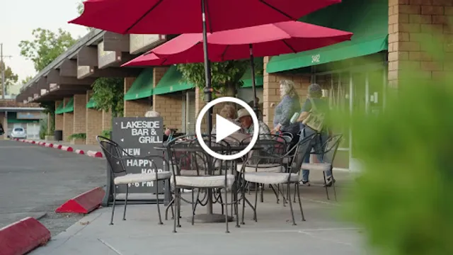 Lakeside Bar & Grill