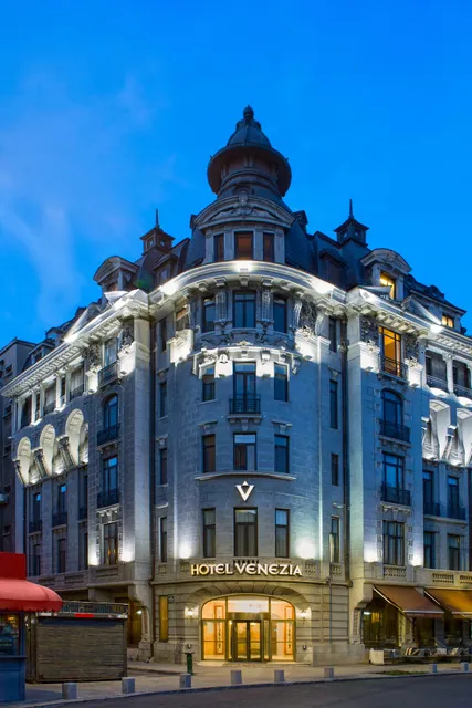 ZEUS Essence Bucharest Venezia