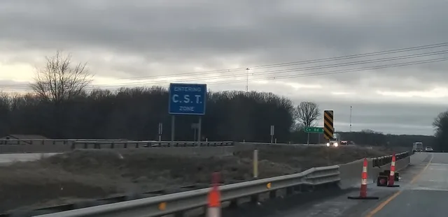 E.S.T./C.S.T. Time Zone Sign