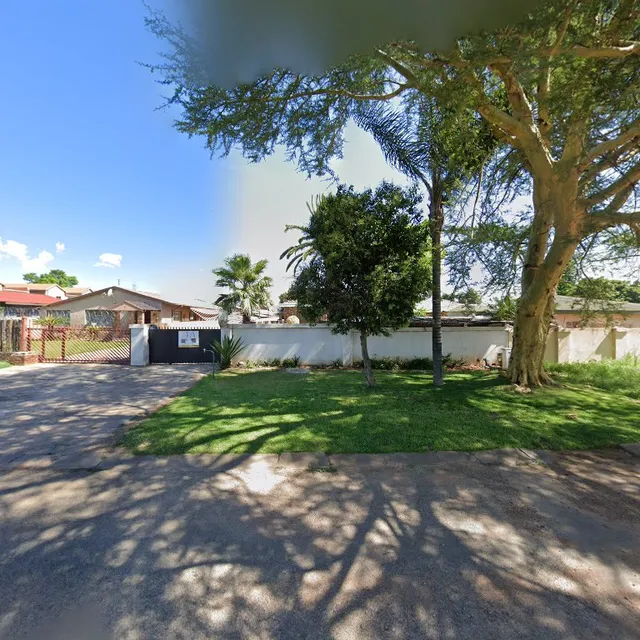 Founa Lodge and Guest House