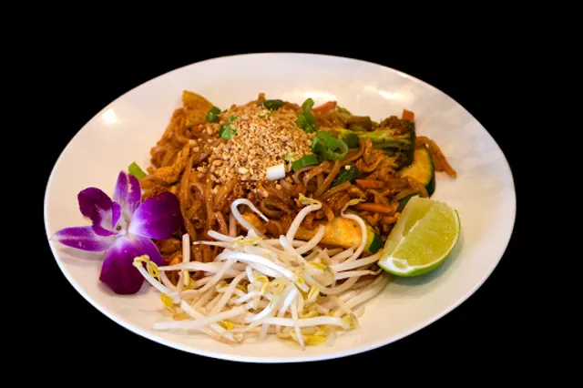 Thai Lucky Sushi Bar & Restaurant