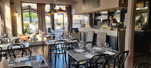 Le Petit Zinc Restaurant