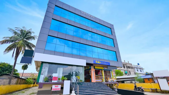 FabHotel Pentahouse - Hotel in Garchuk