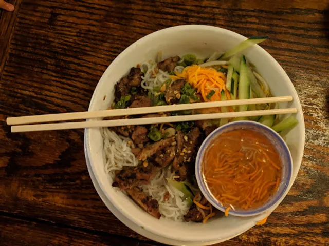 Le’s Vietnamese Restaurant