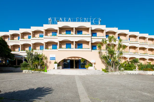 Araba Fenice Village