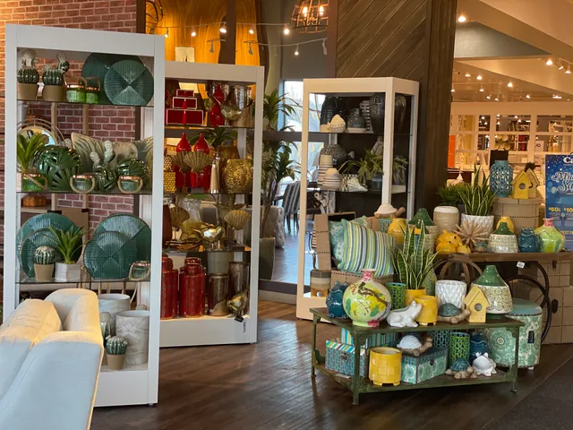 Cardi's Furniture & Mattresses