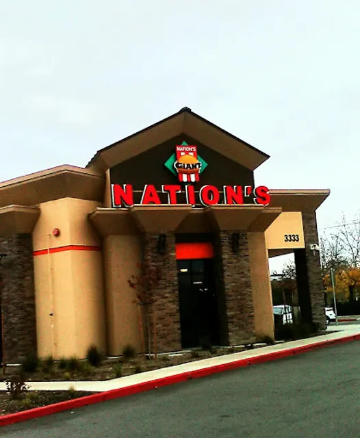 Nation's Giant Hamburgers & Great Pies