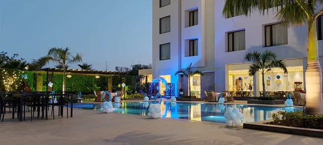 Hillcrest Hotel & Resort