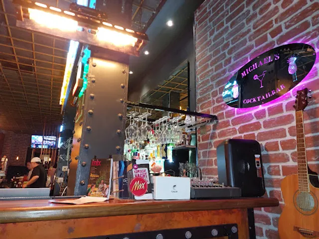 Burgermeister Schmitzz Bar & Grill