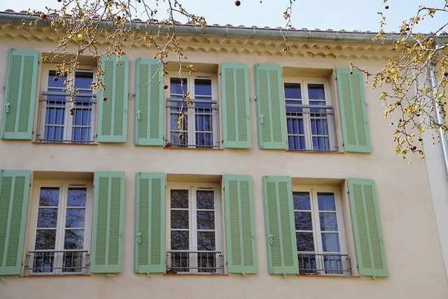 Location Sous Les Platanes Provence Appart Hôtel