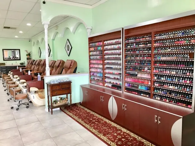 T Nail Spa