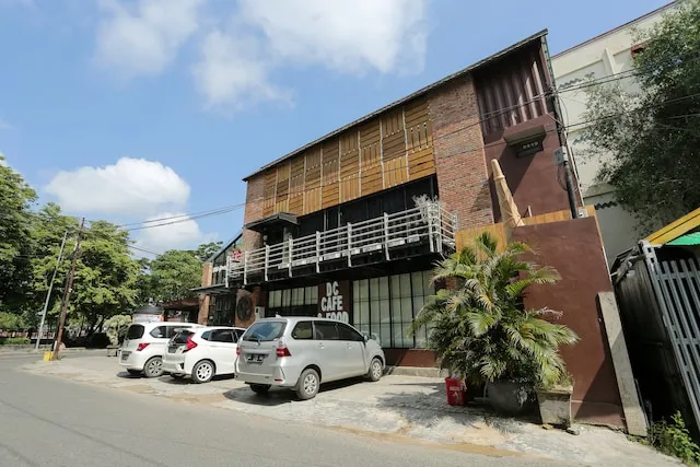 SPOT ON 1983 Dc Guest House