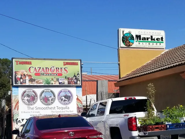 Cazadores Market