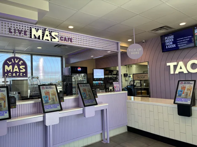 Taco Bell - Live Más Café