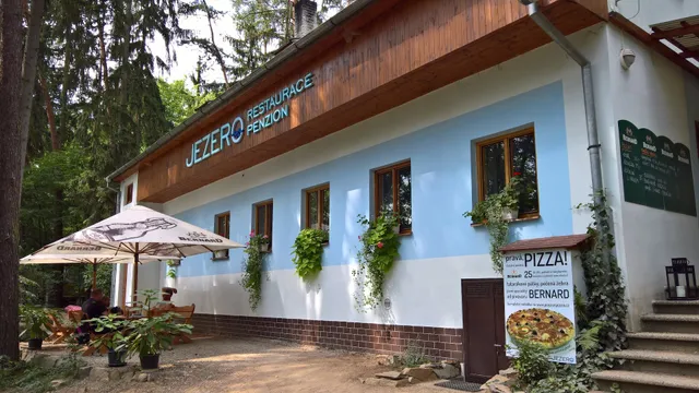 Restaurace, Pizzerie a Penzion Jezero