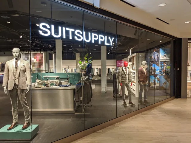 Suitsupply Edina Minneapolis
