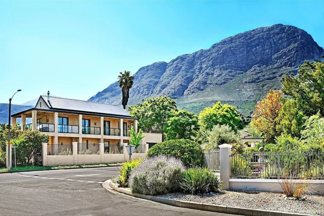 Small Wonder Guest Villa