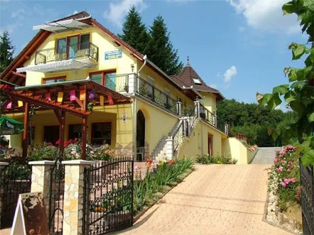 Nefelejcs Apartmanház és Fagyizó