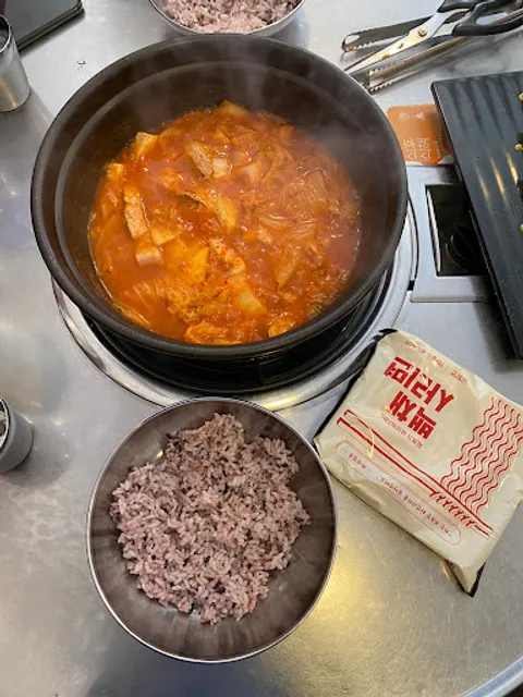 Baekchae Kimchi Jjigae