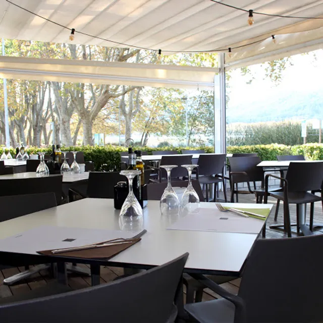 Restaurant Vora Estany, la millor posta de sol de Banyoles