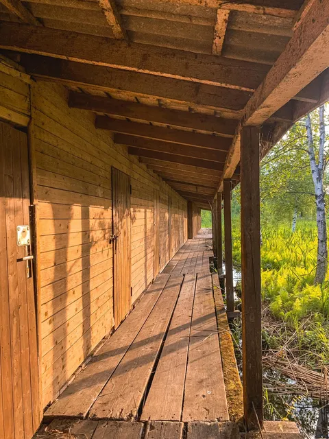 Tiny Lake House (Laivu Māja)