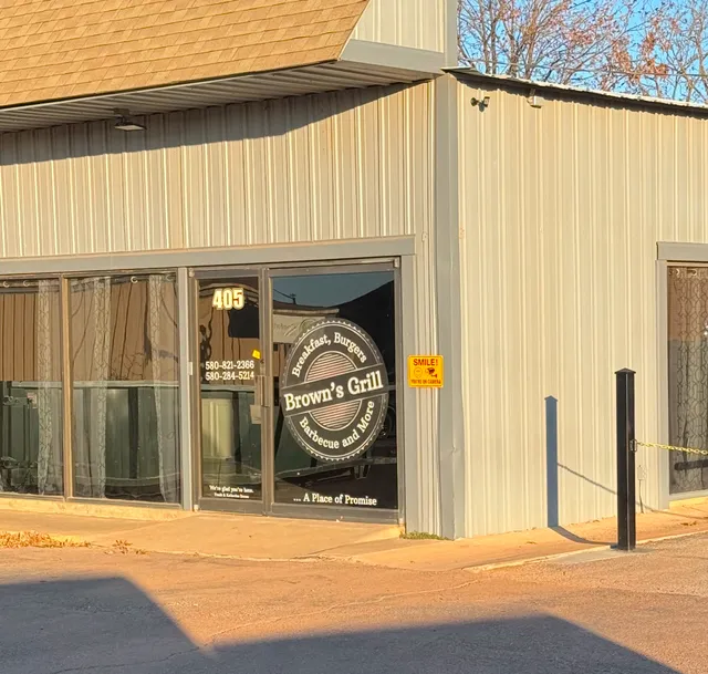 Brown’s Grill Food Truck (indoor seating)