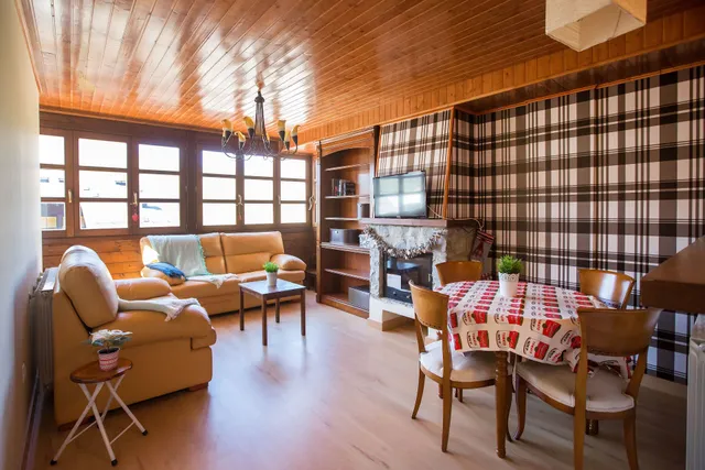 Lanuza by Keywii. 4 Paxs. Formigal