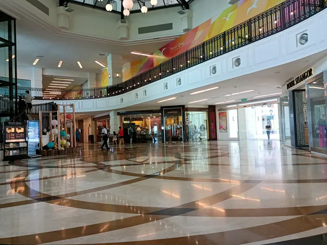 Straits Quay Retail Marina