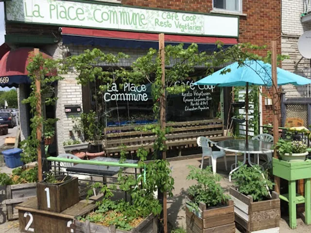 Café La Place Commune