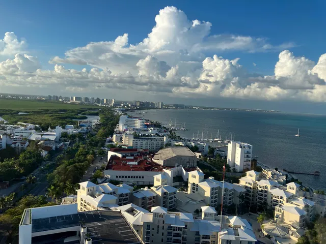 El Embarcadero Cancún-Isla Mujeres