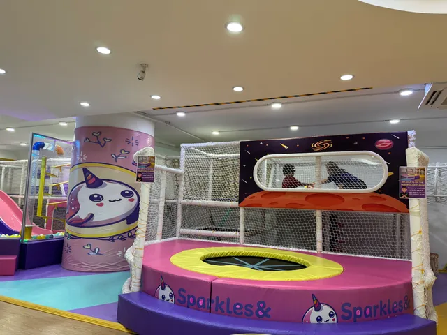 Sparkles & Sprinkles Kids' Cafe คาเฟ่เด็กสปาร์คเคิลส์แอนด์สปรินเคิลส์