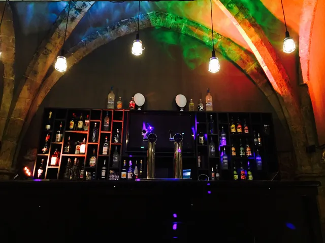 Hide Pub Club in Paris