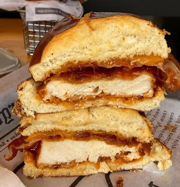 m2o Burgers & Chicken