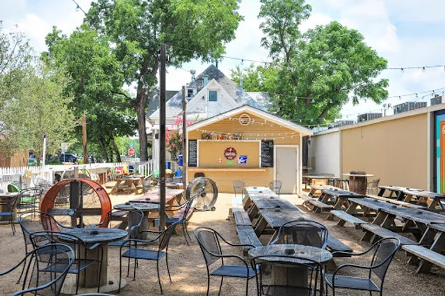 Oak St. Drafthouse and Cocktail Parlor