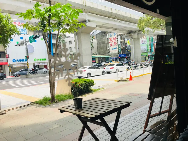 Louisa Coffee 路易莎咖啡(板橋新埔門市)