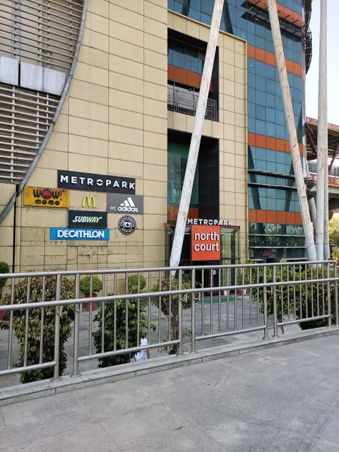 Metropark Foodcourt North Court