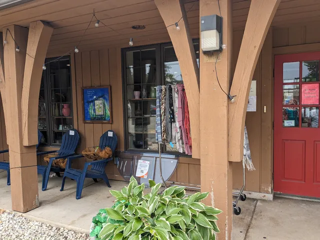 Gingham Tree Resale Shop