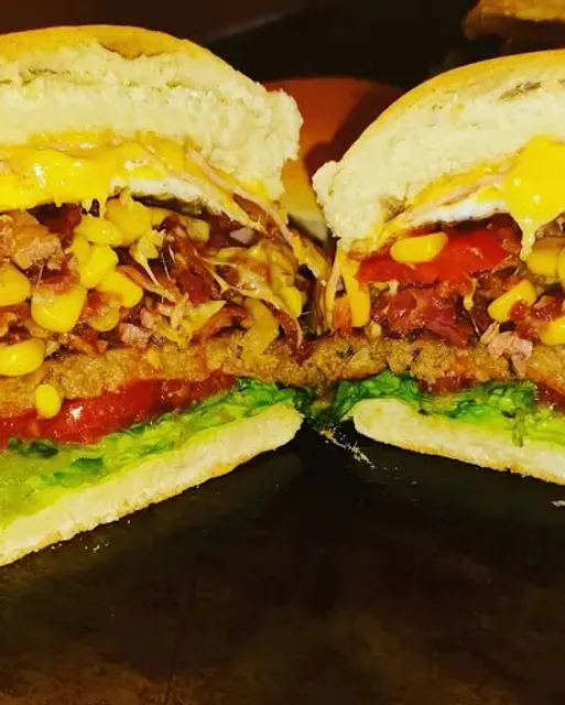 Tô na Praça Lanches