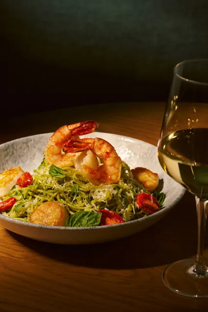 Earls Kitchen + Bar - Waikiki